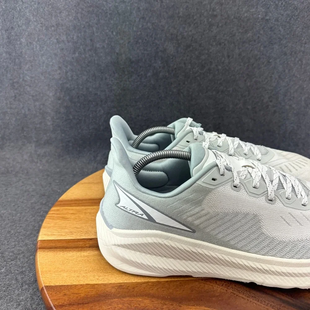 Altra Mens Sz 11.5 Experience Form Running Training Shoes Gray White Barely Worn